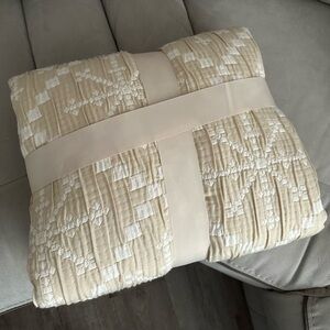 3-Piece Full/Queen Holiday Matelasse Quilt & Sham Set Ivory/Cream Snowflake New